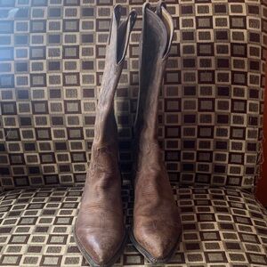 Justin Boots Classic Brown Heeled Boots